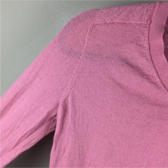 Club Monaco 100% Wool Rose Pink V-Neck Long Sleeve Sweater Size XS - Picture 5 of 9